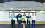trao thuong 1.jpg trao thuong 1.jpg