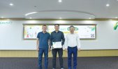 Trao thương 4.jpg Trao thương 4.jpg