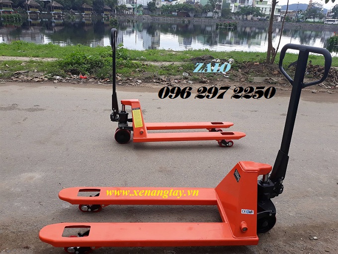 Xe nâng tay 2500kg càng hẹp 550x1150mm Noblelift - Đức