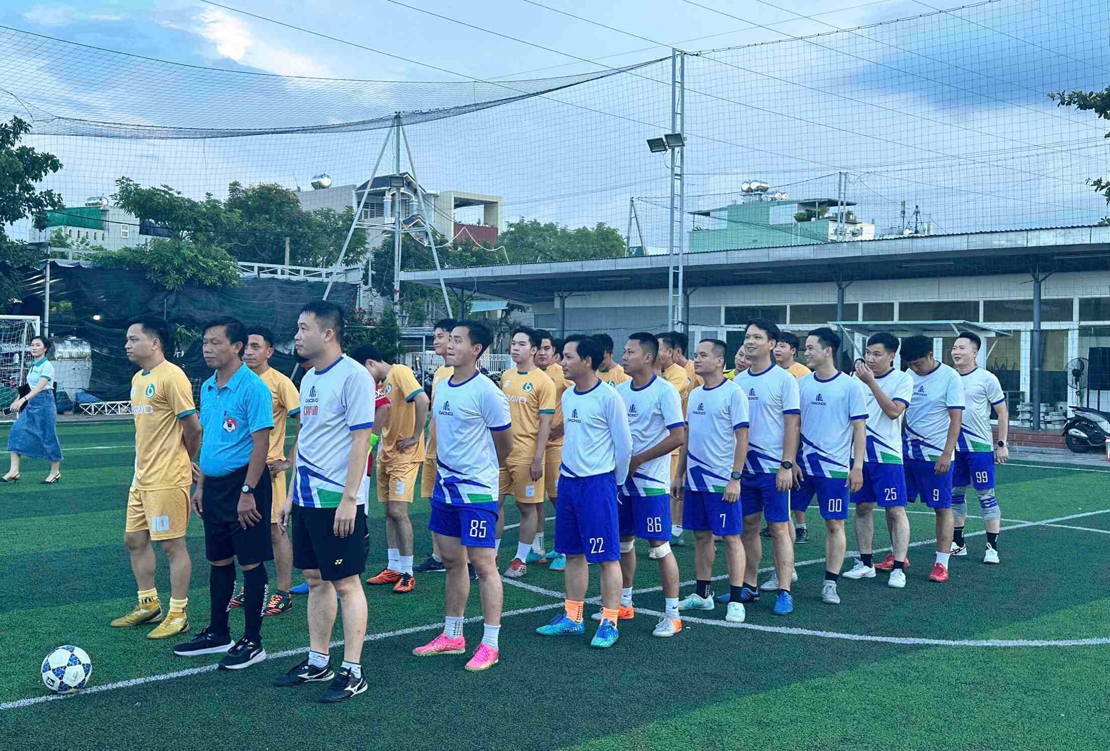 Thang8_29_giao-luu-bong-da-dacinco-bravo-3.jpg