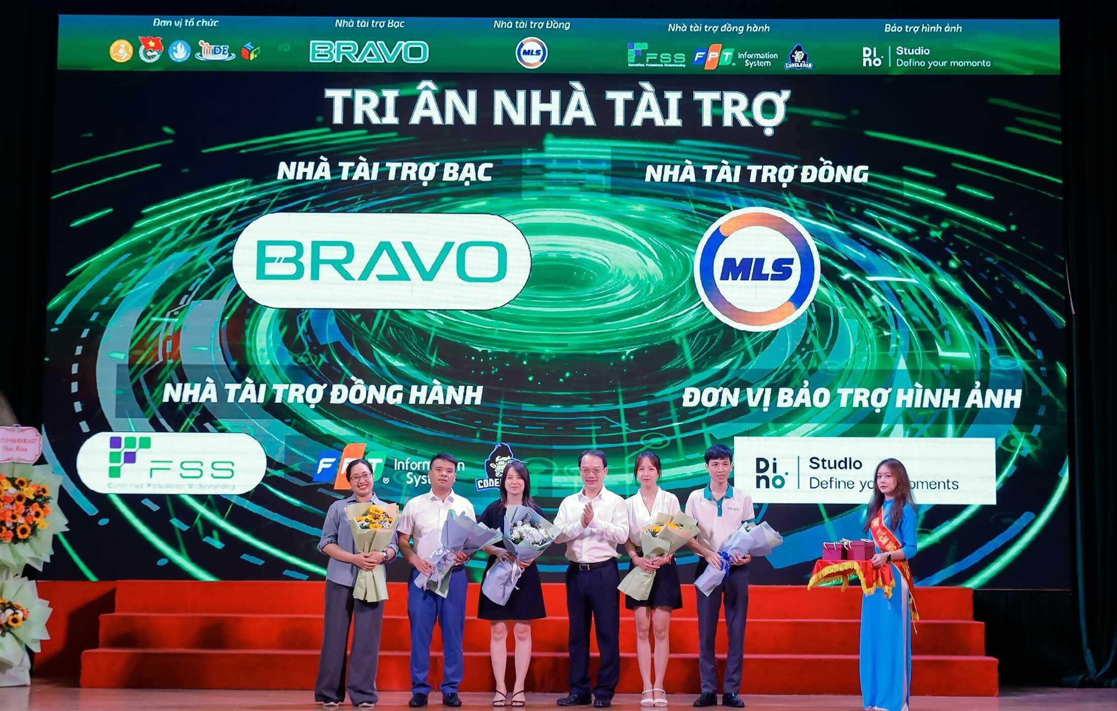 BRAVO là Nhà tài trợ Bạc cuộc thi Data Challenges HVNH 2024