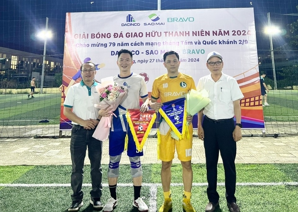 Thang8_29_giao-luu-bong-da-dacinco-bravo-5.jpg