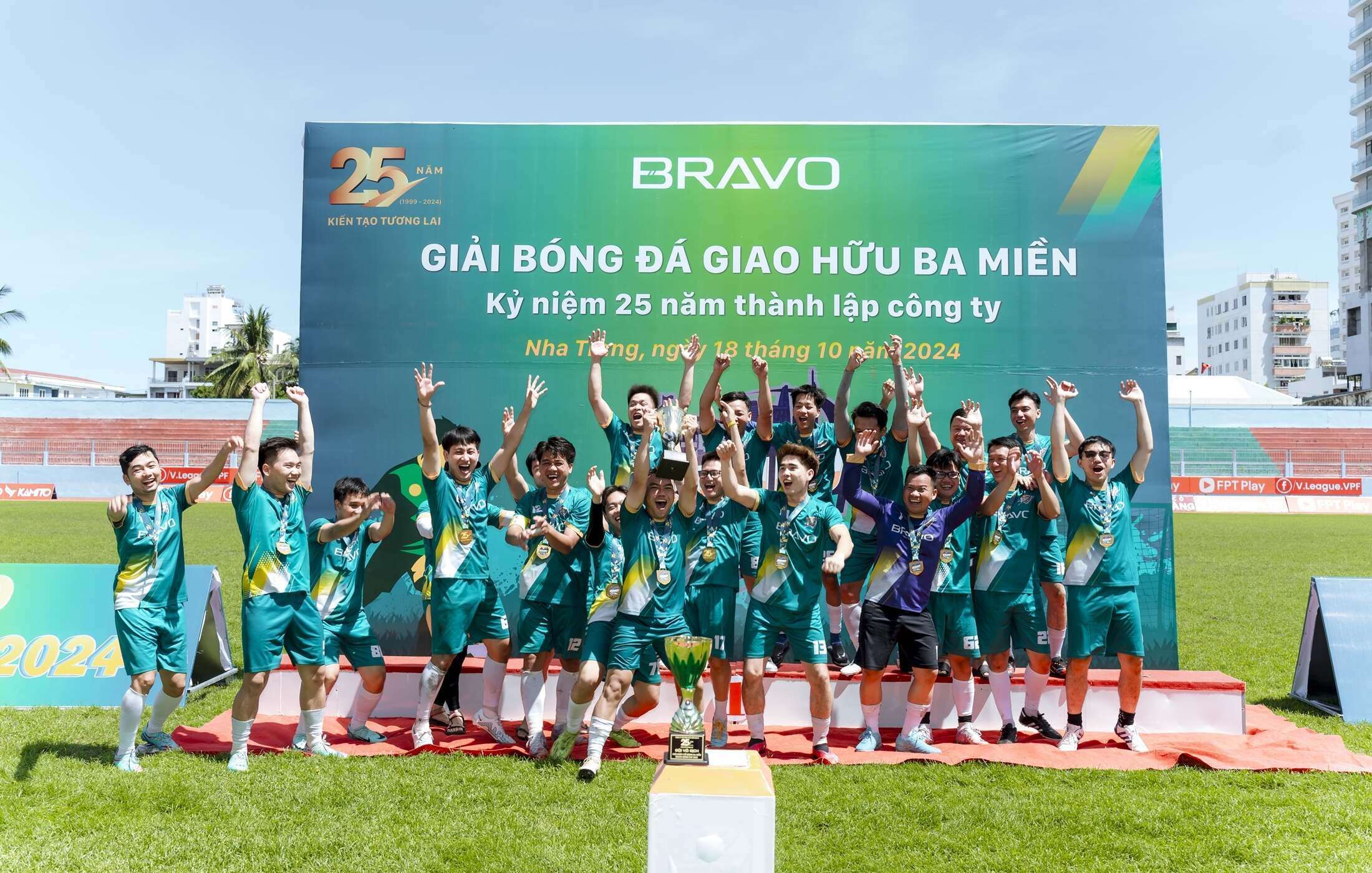 Đội bóng văn phòng HCM giành cúp vô địch BRAVO Super Cup 2024