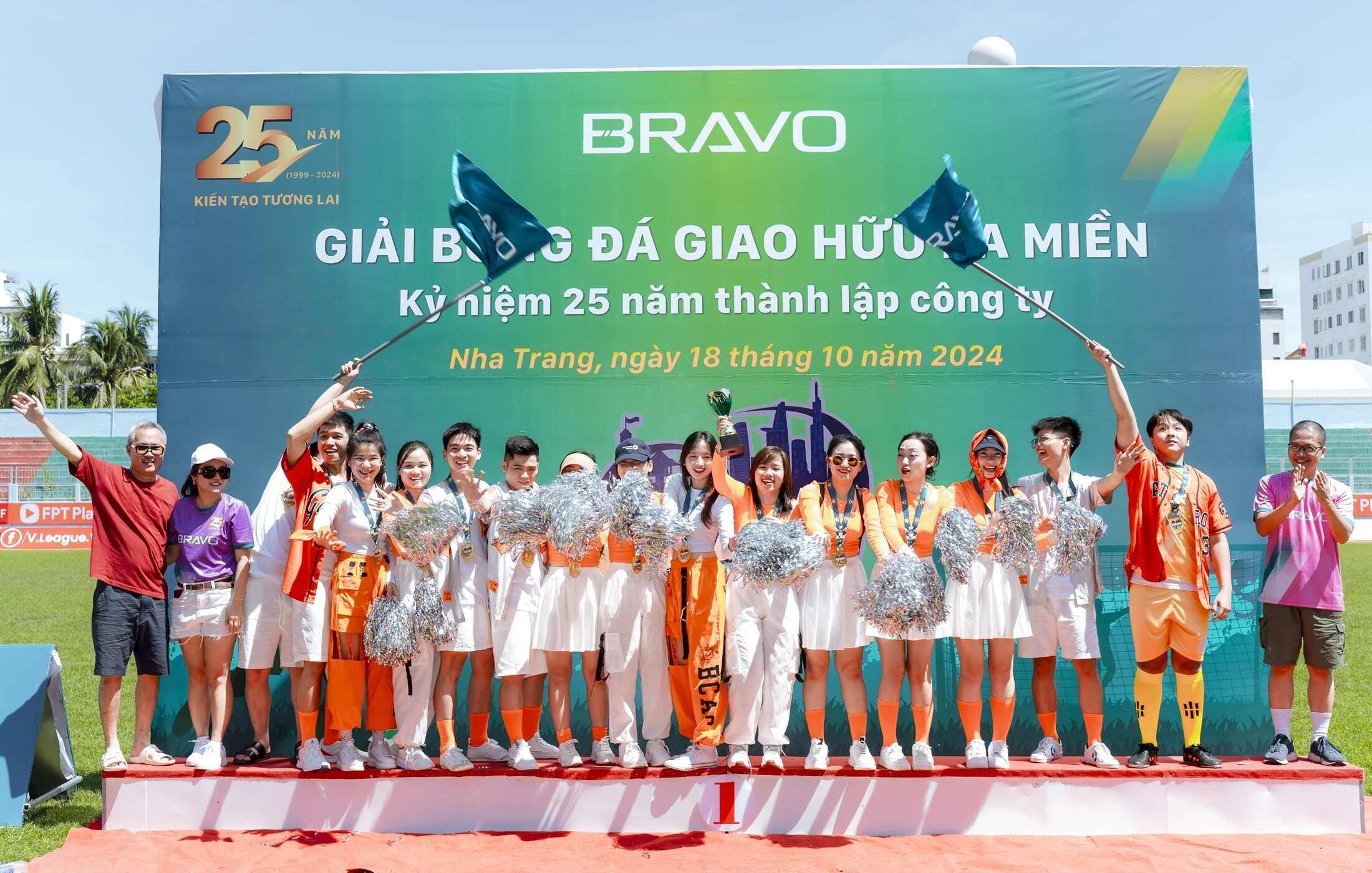 Đội “Cheer Dance” BRAVO Đà Nẵng xuất sắc giành cúp vô địch