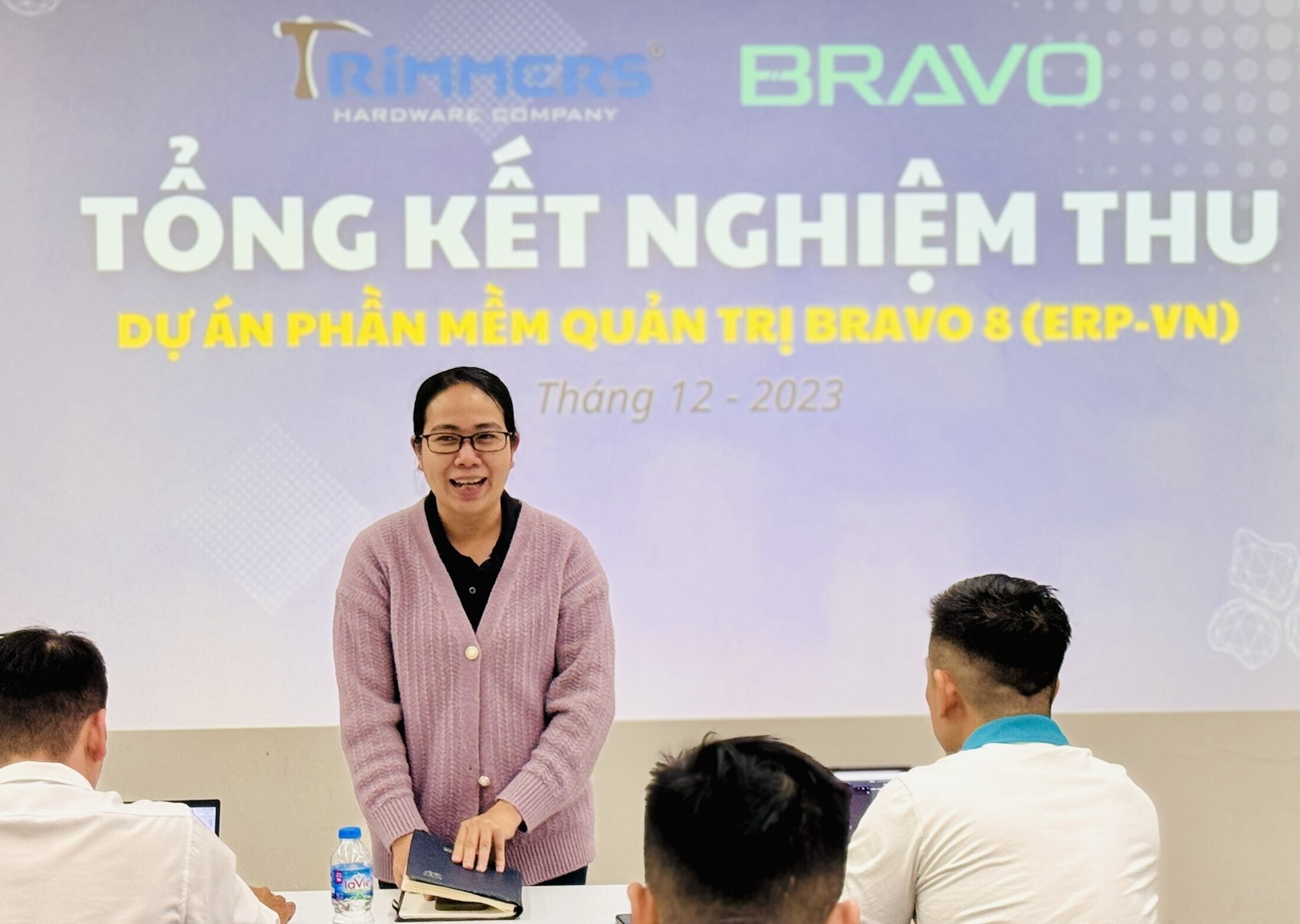 Trưởng ban dự án Trimmers phát biểu cảm ơn đội dự án BRAVO 